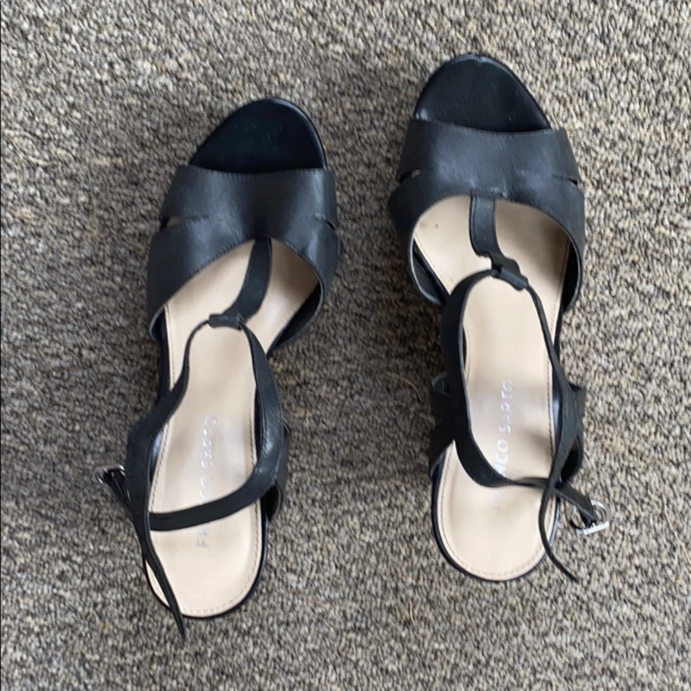 Black wedges
